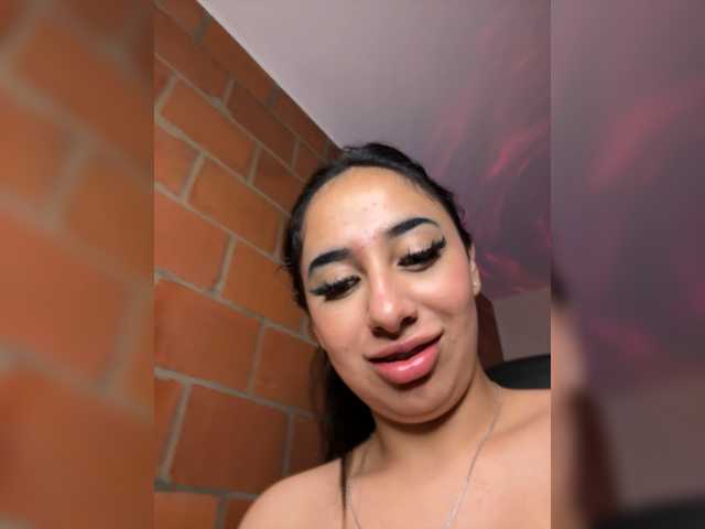 MaloryTay11 live cam on BongaCams