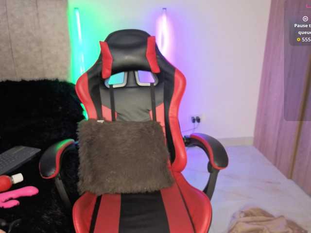 MaloryTay11 live cam on BongaCams