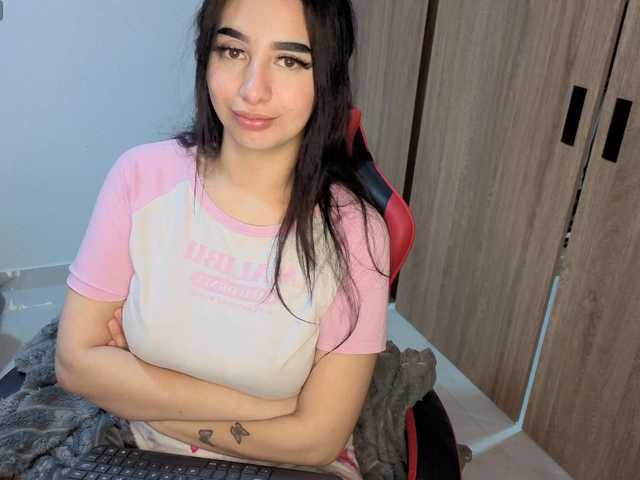MaloryTay11 live cam on BongaCams