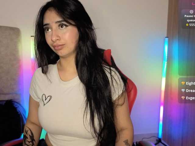 MaloryTay11 live cam on BongaCams