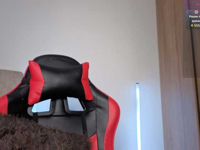 MaloryTay11 live cam on BongaCams