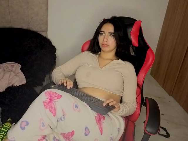 MaloryTay11 live cam on BongaCams