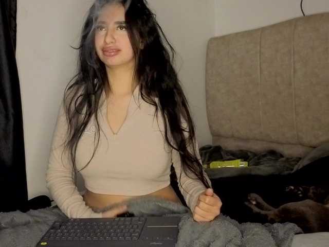 MaloryTay11 live cam on BongaCams