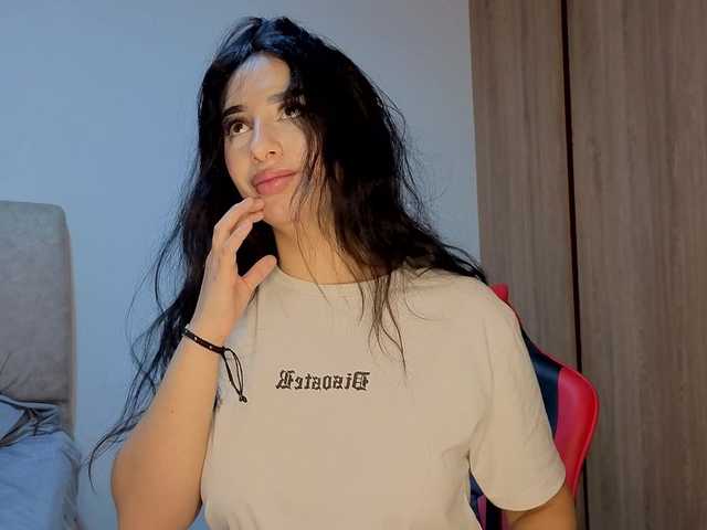 MaloryTay11 live cam on BongaCams