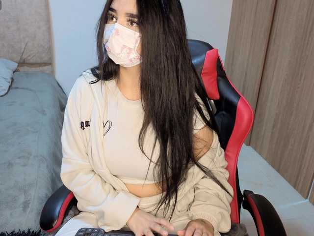 MaloryTay11 live cam on BongaCams