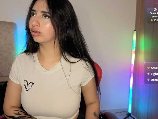 MaloryTay11 live cam on BongaCams