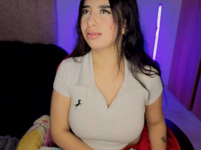 MaloryTay11 live cam on BongaCams