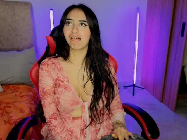 MaloryTay11 live cam on BongaCams
