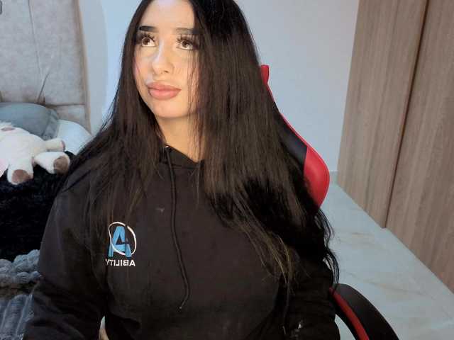 MaloryTay11 live cam on BongaCams