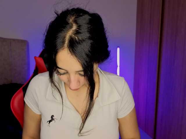 MaloryTay11 live cam on BongaCams