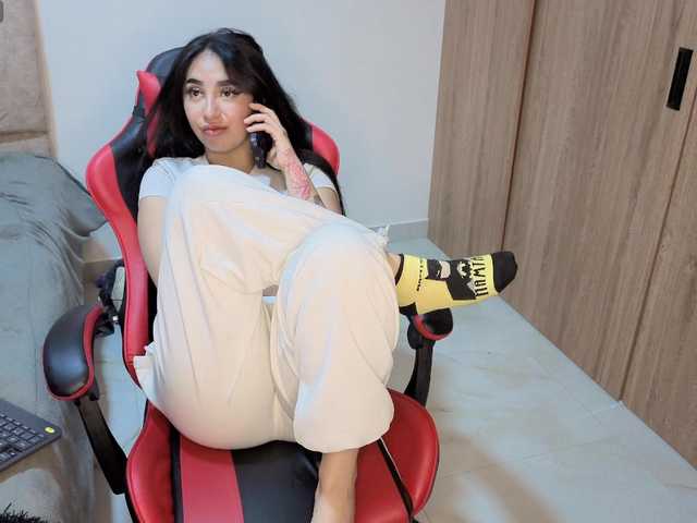 MaloryTay11 live cam on BongaCams