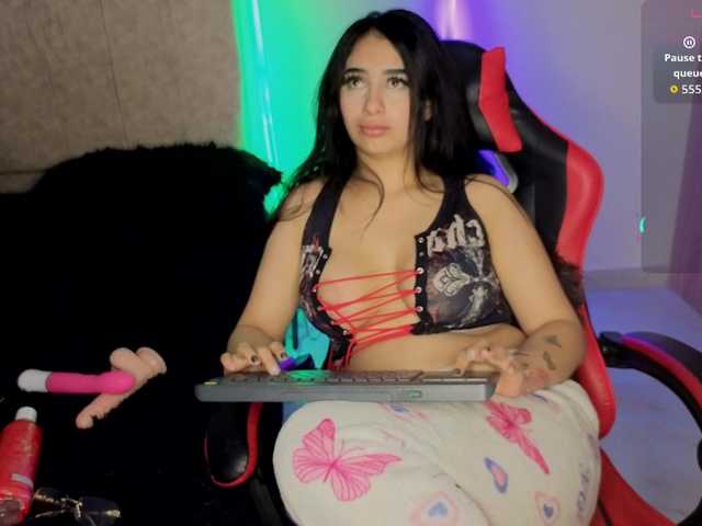 MaloryTay11 live cam on BongaCams