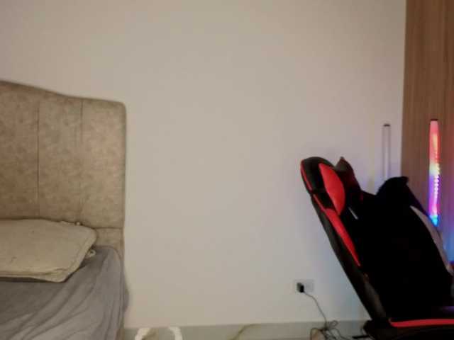 MaloryTay11 live cam on BongaCams