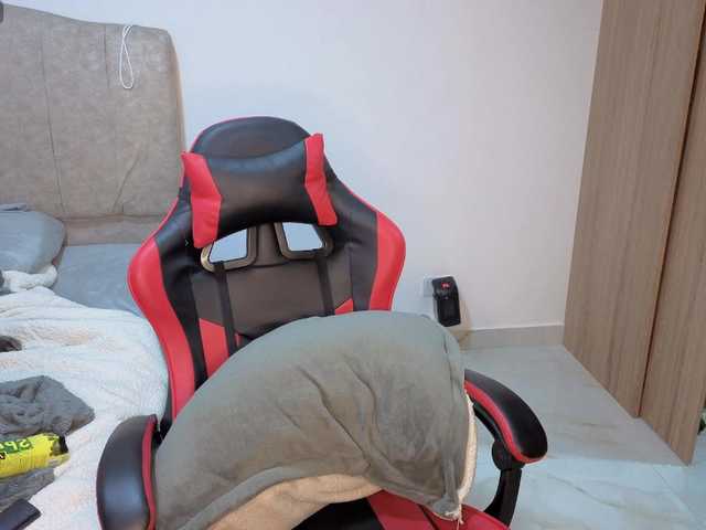 MaloryTay11 live cam on BongaCams