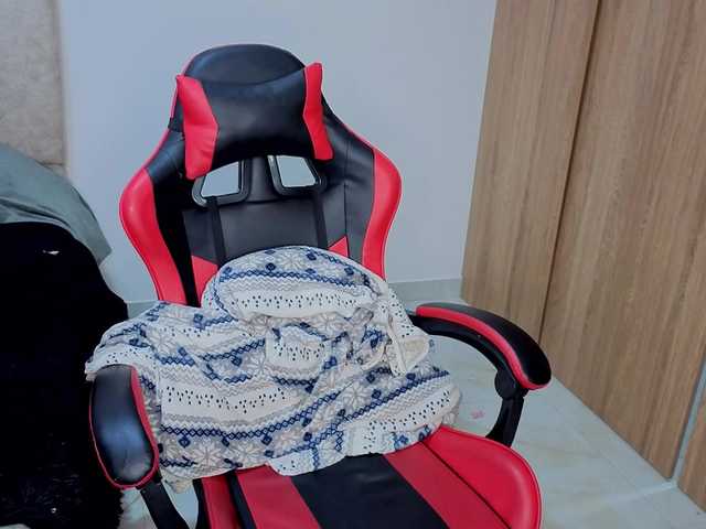 MaloryTay11 live cam on BongaCams