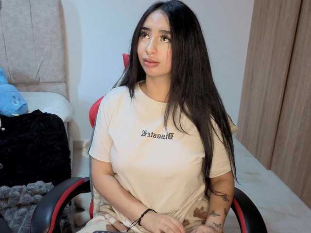 MaloryTay11 live cam on BongaCams
