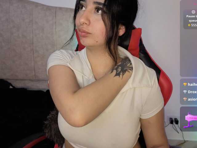 MaloryTay11 live cam on BongaCams
