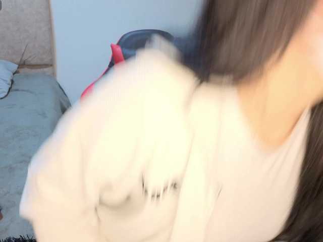 MaloryTay11 live cam on BongaCams