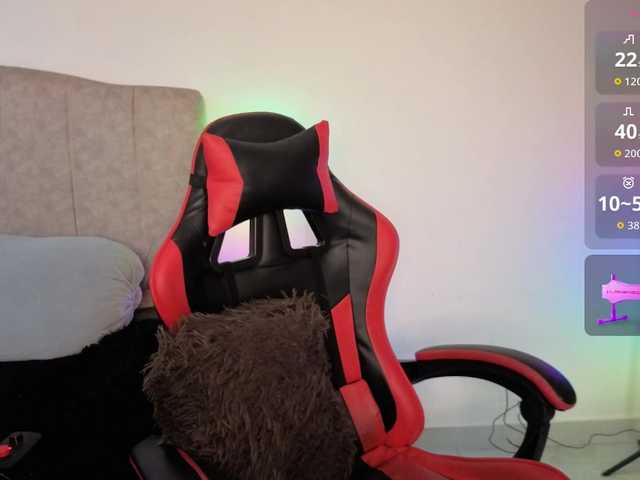 MaloryTay11 live cam on BongaCams
