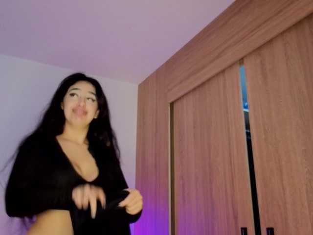 MaloryTay11 live cam on BongaCams