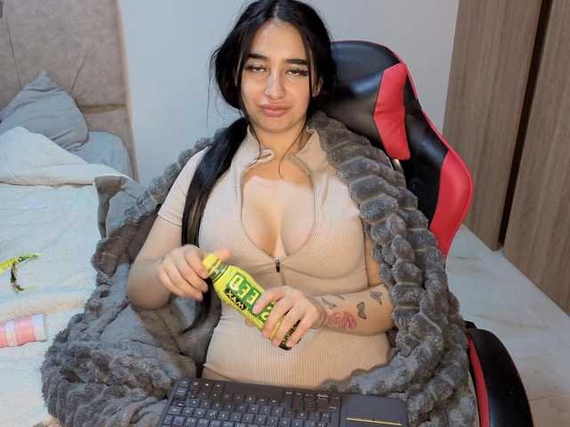 MaloryTay11 live cam on BongaCams