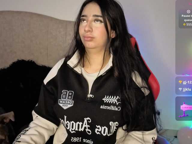 MaloryTay11, 19 y/o - Live Cam on BongaCams