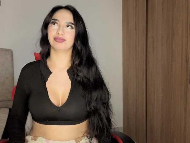 MaloryTay11 live cam on BongaCams