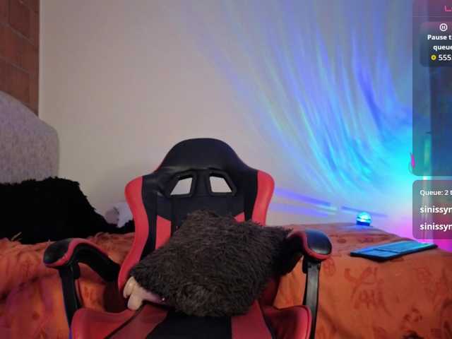 MaloryTay11 live cam on BongaCams
