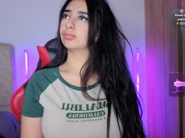 MaloryTay11 live cam on BongaCams