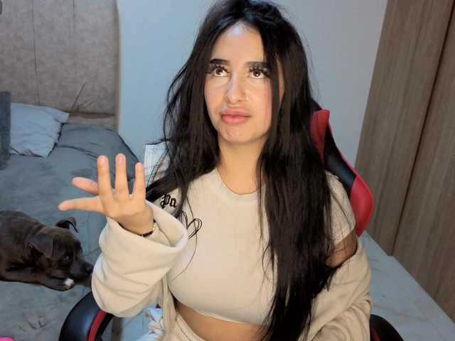 MaloryTay11 live cam on BongaCams