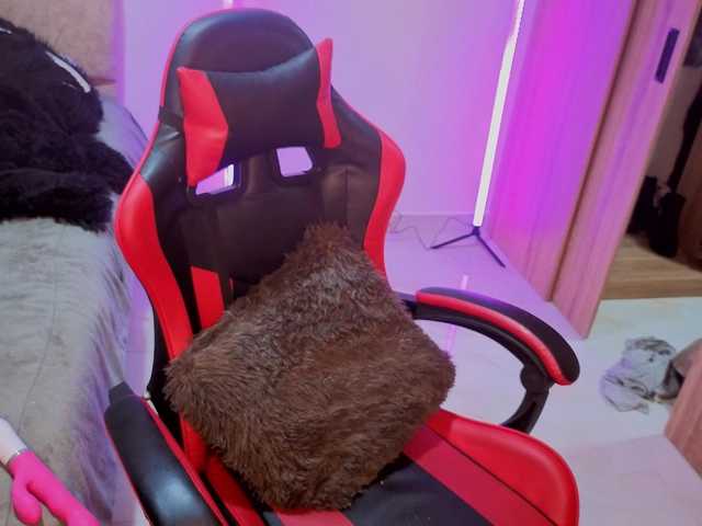 MaloryTay11 live cam on BongaCams