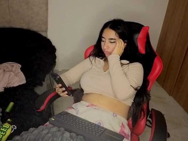 MaloryTay11 live cam on BongaCams