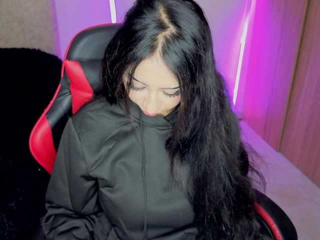 MaloryTay11 live cam on BongaCams