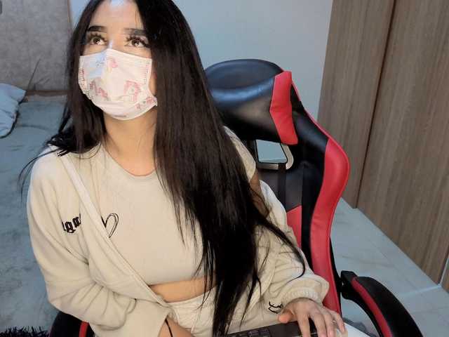 MaloryTay11 live cam on BongaCams