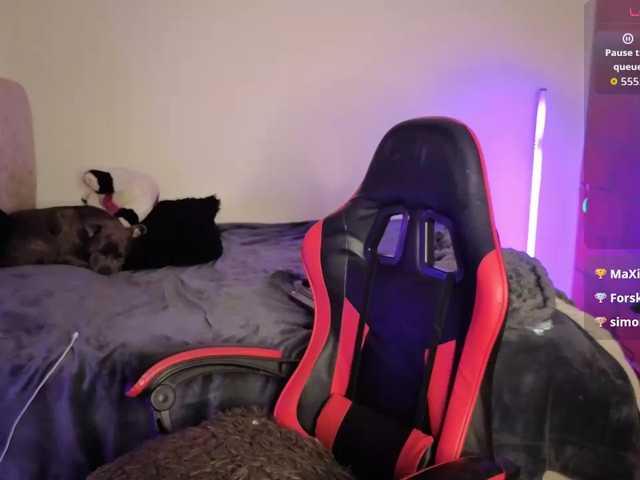 MaloryTay11 live cam on BongaCams