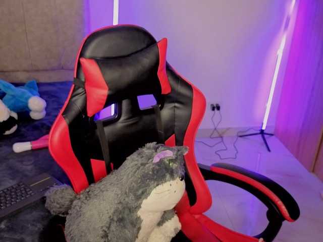 MaloryTay11 live cam on BongaCams
