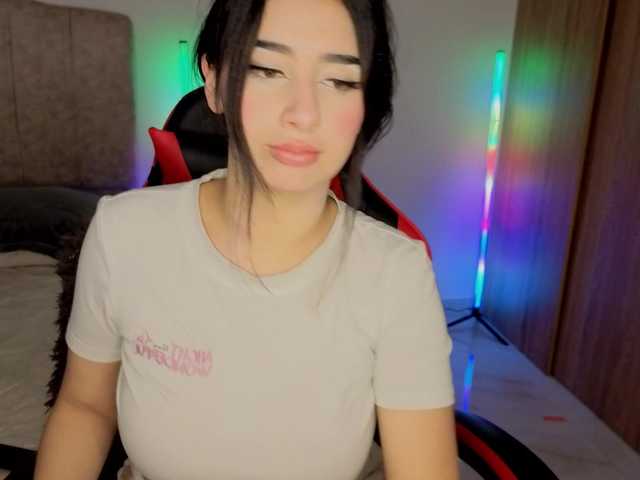 MaloryTay11 live cam on BongaCams
