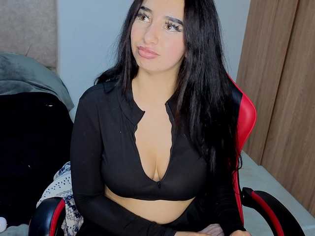 MaloryTay11 live cam on BongaCams