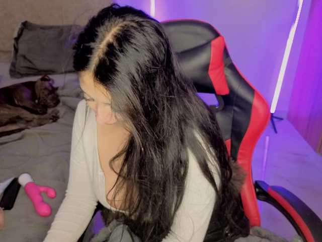 MaloryTay11 live webcam show