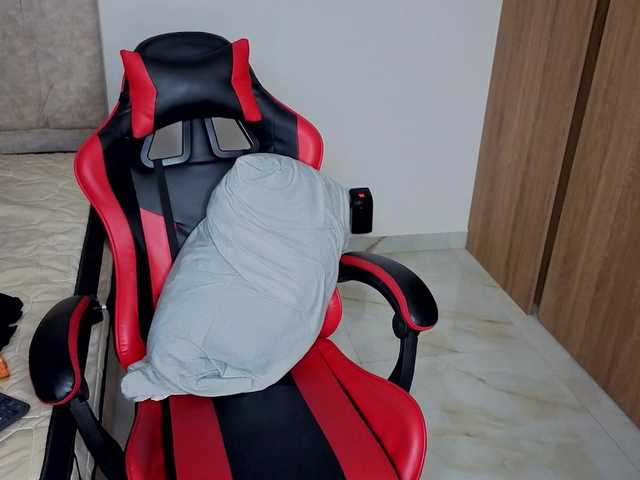 MaloryTay11 live cam on BongaCams