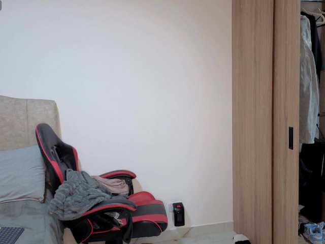 MaloryTay11 live cam on BongaCams