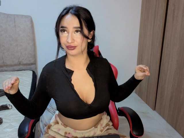 MaloryTay11 live cam on BongaCams