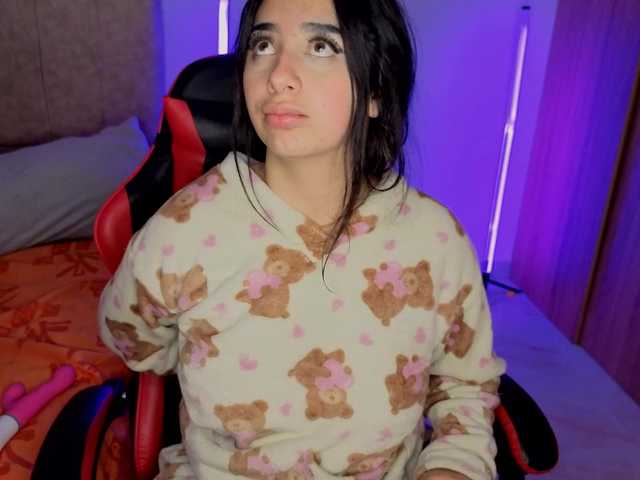 MaloryTay11 live cam on BongaCams