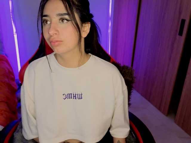 MaloryTay11 live cam on BongaCams