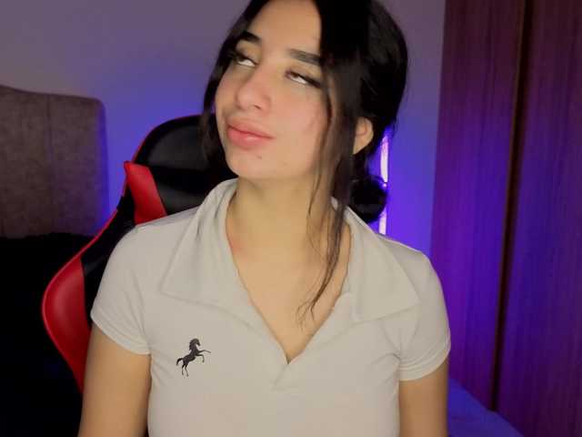 MaloryTay11 live cam on BongaCams