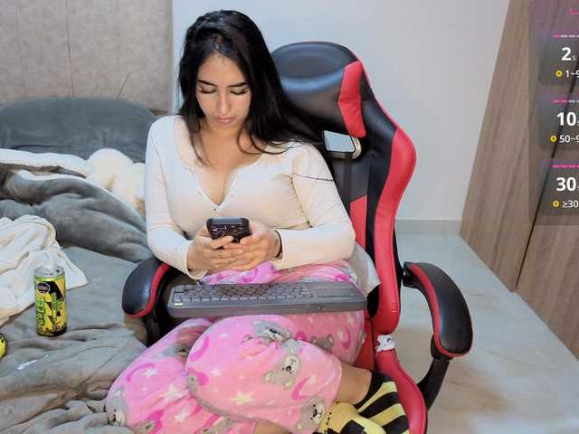 MaloryTay11 live cam on BongaCams