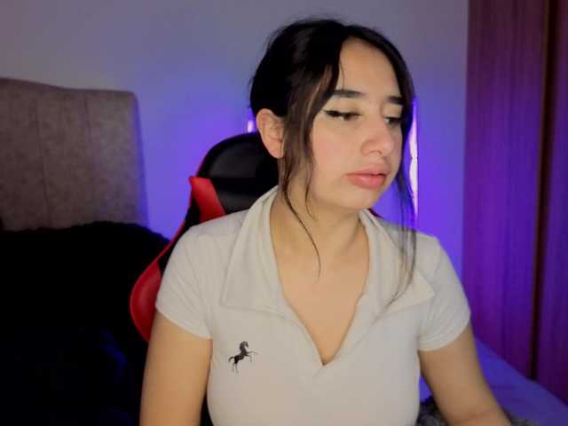 MaloryTay11 live cam on BongaCams