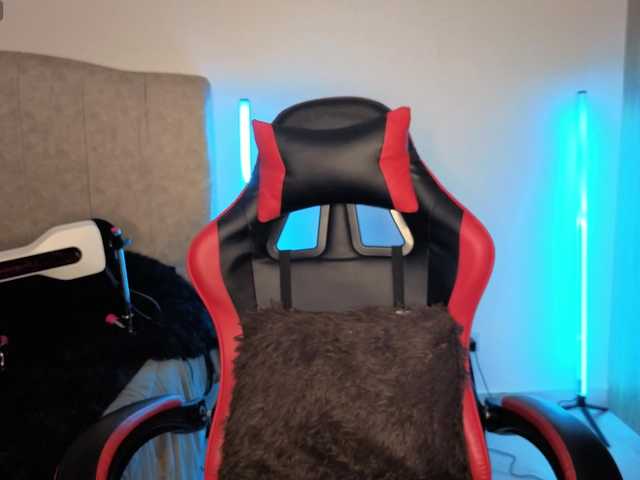 MaloryTay11 live cam on BongaCams
