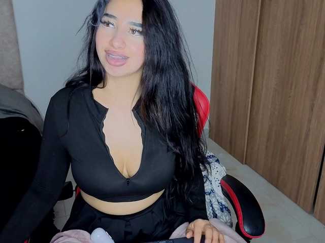 MaloryTay11 live cam on BongaCams