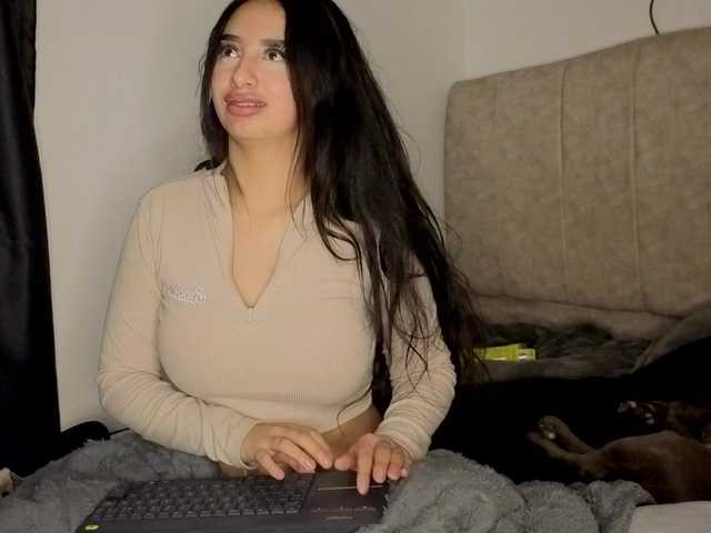 MaloryTay11 live cam on BongaCams